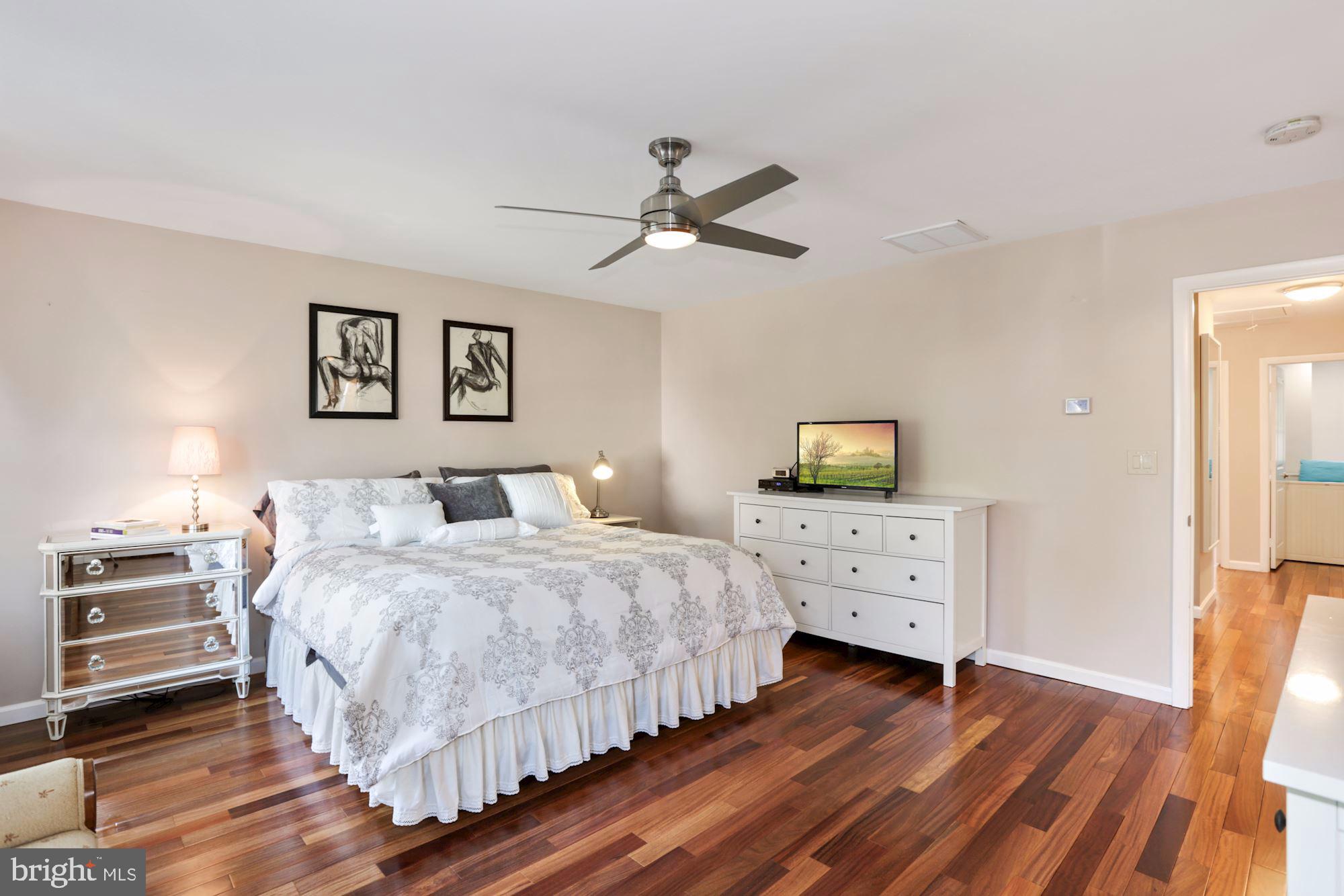 203 Tapawingo Road Southeast Vienna, VA 22180 - Photo 18 of 33 Wood floors, walking closet, natural light...
