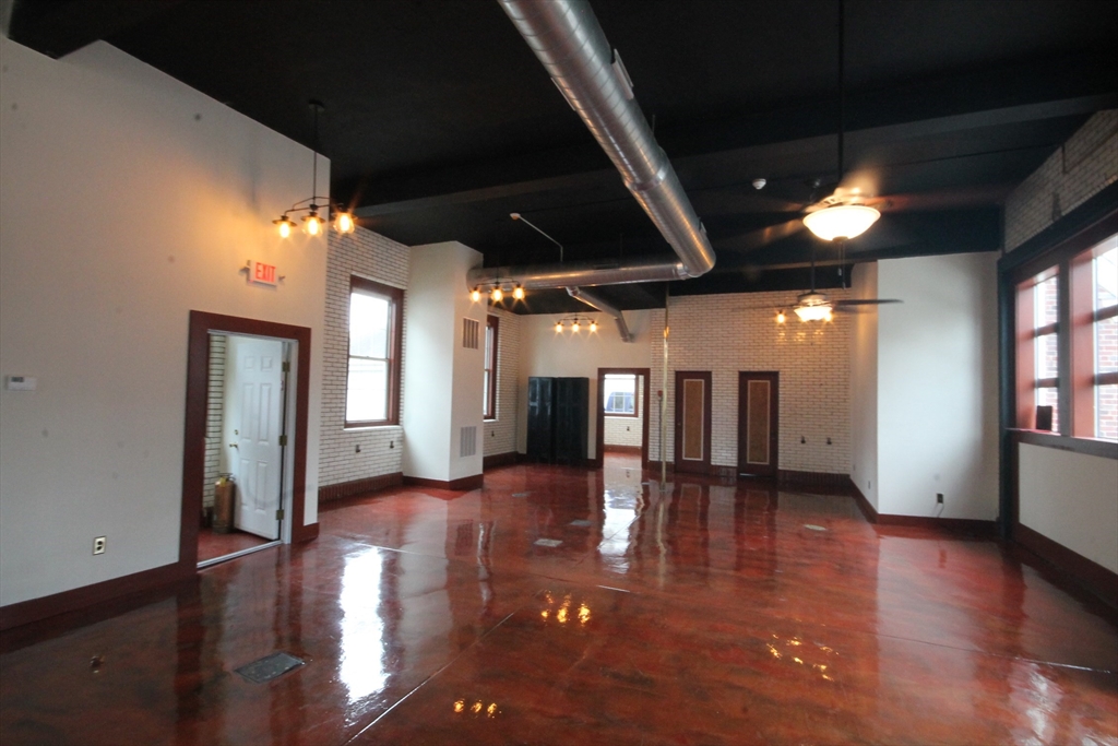 1043 Sumner Avenue Springfield, MA 01118 - Photo 17 of 23