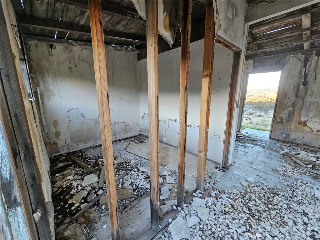 411 Powerline Road Lucerne Valley, CA 92356 - Photo 8 of 10