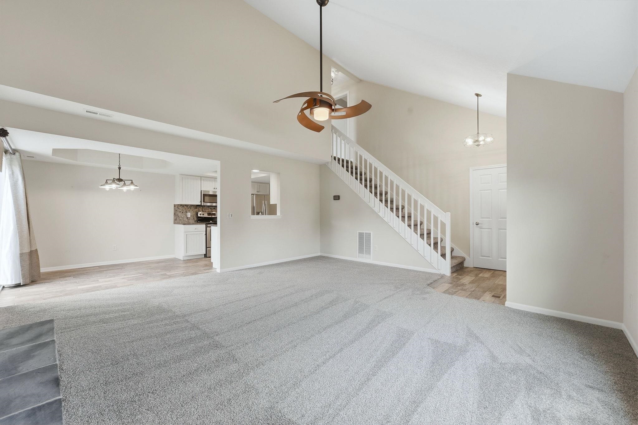 10001 Oak Trail Road Fort Wayne, IN 46825 - Photo 4 of 33