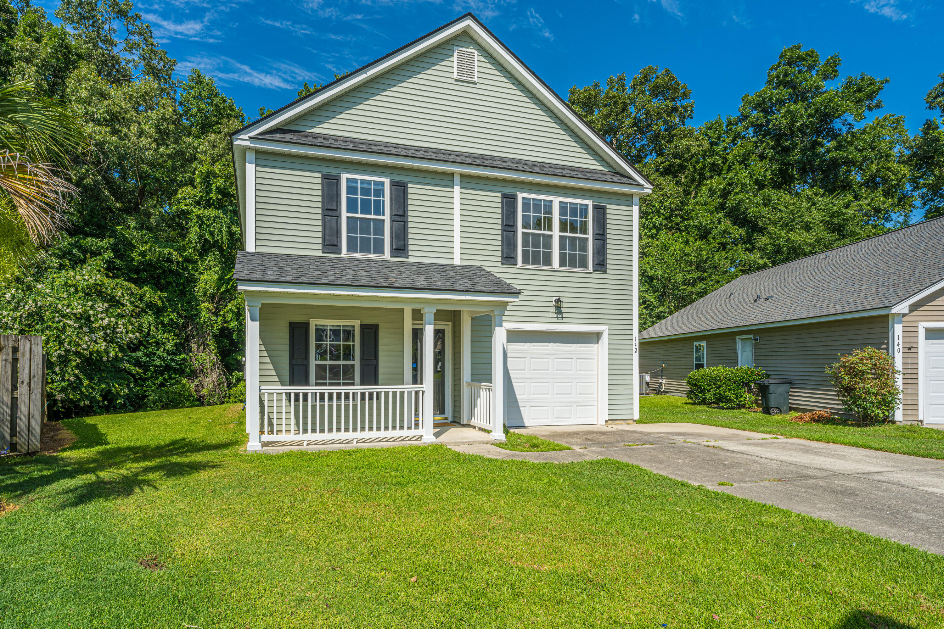 142 Avalon Road Summerville, SC 29483 - Photo 1 of 31 142Avalon003