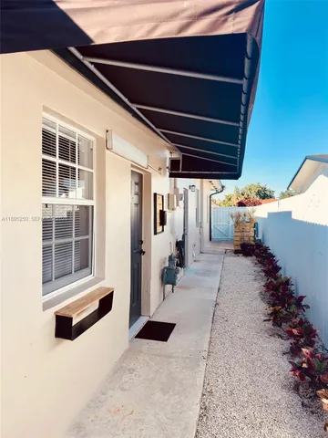 $2,100 | 11611 Northwest 57th Court, Unit 1, Hialeah, FL 33012