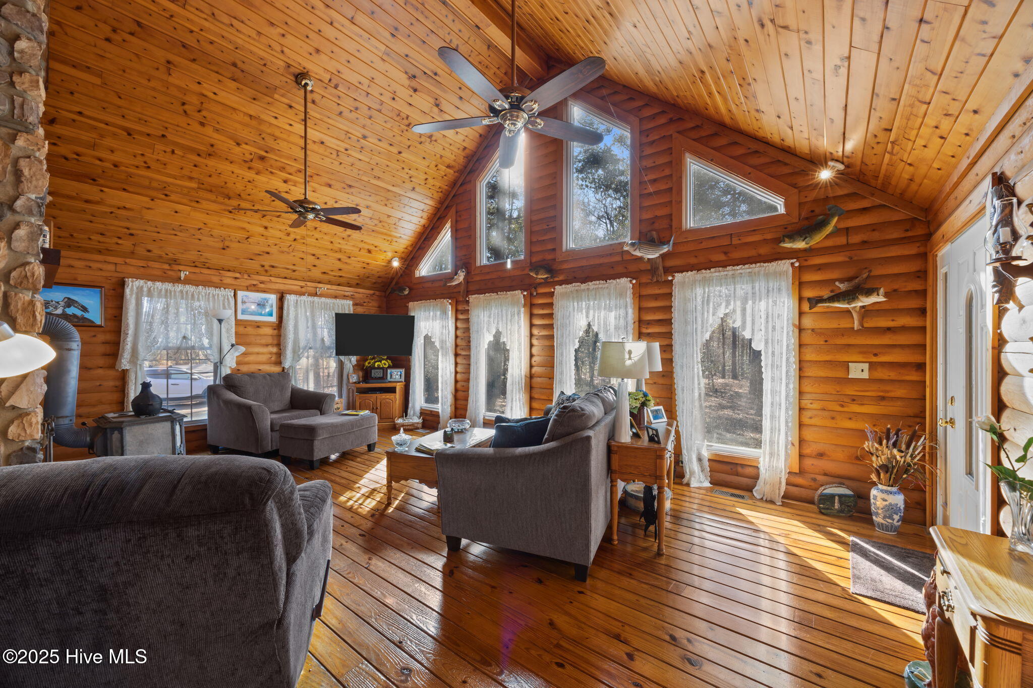 920 Jeff Road Arapahoe, NC 28510 - Photo 31 of 56 Great room