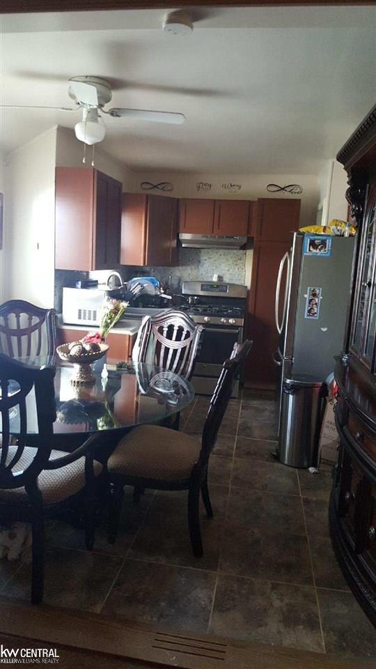 18126 Stephens Road Eastpointe, MI 48021 - Photo 3 of 5 31363794-2.JPG
