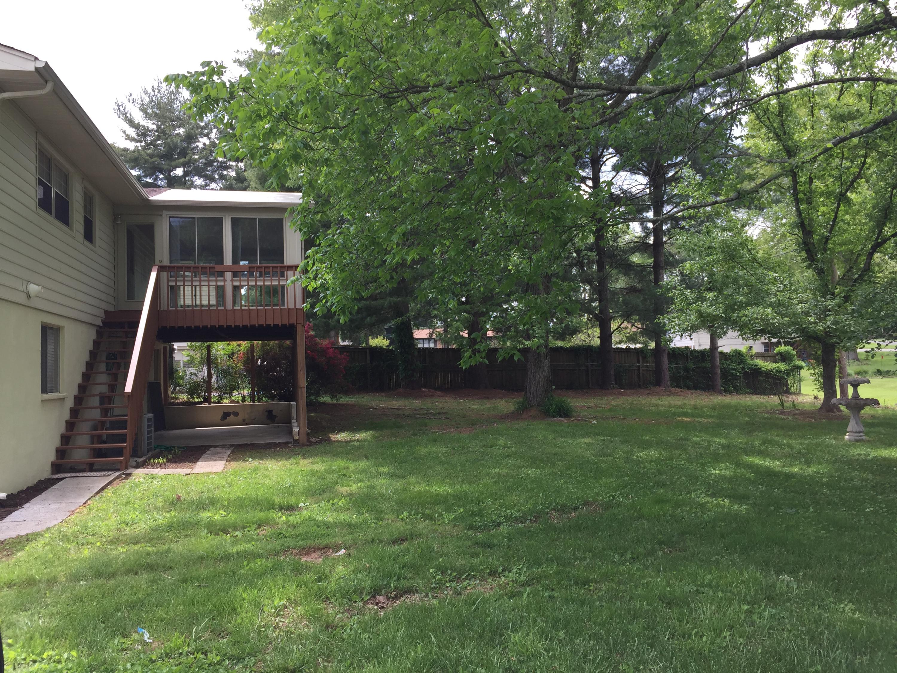 7625 Cranley Road Powell, TN 37849 - Photo 2 of 22 Back Facing Sun Room