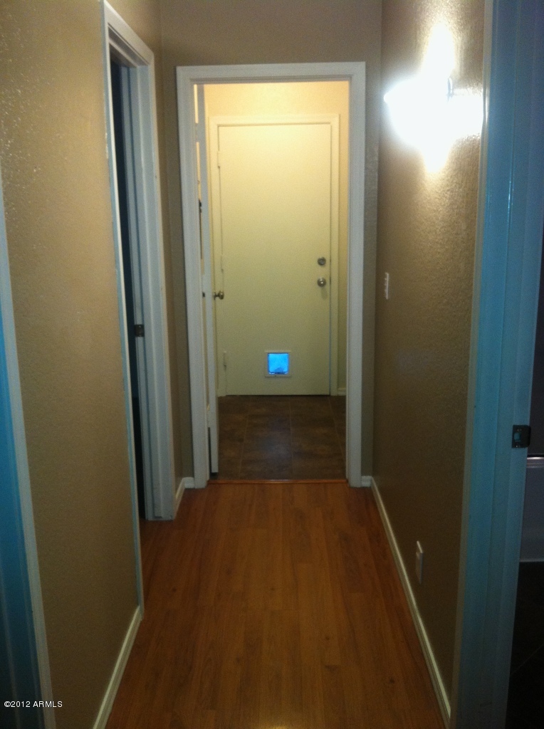 8734 West Ocotillo Road Glendale, AZ 85305 - Photo 18 of 39 hallway