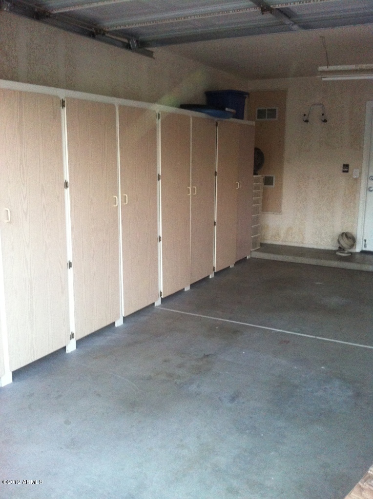 8734 West Ocotillo Road Glendale, AZ 85305 - Photo 33 of 39 garage1