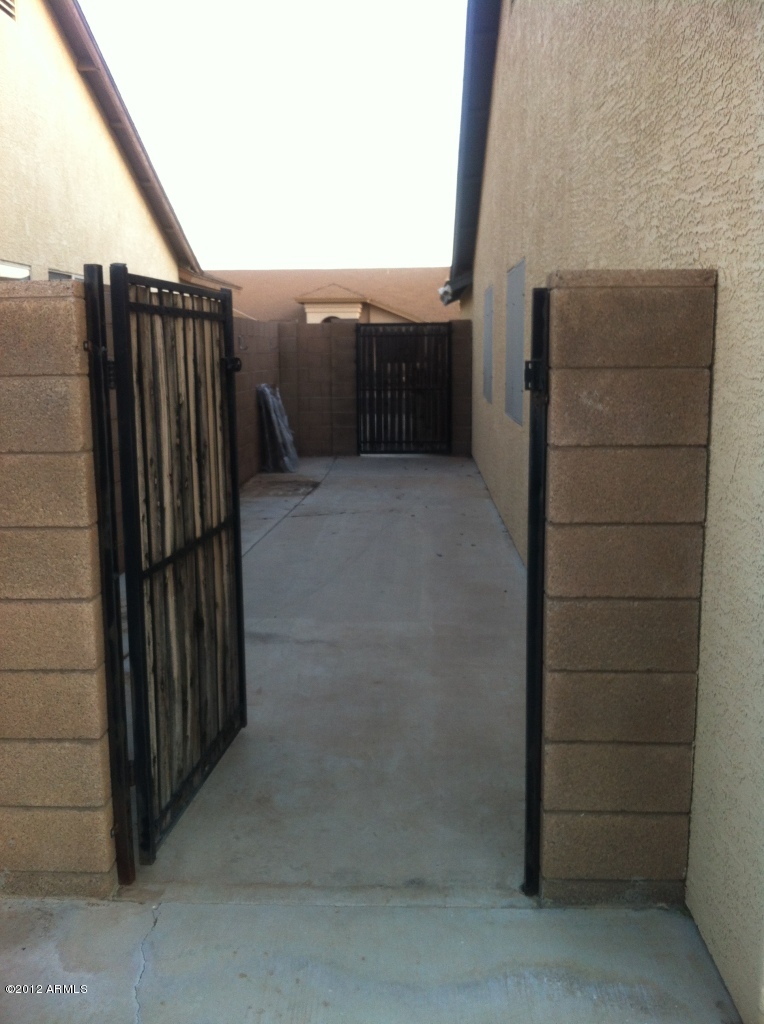 8734 West Ocotillo Road Glendale, AZ 85305 - Photo 38 of 39 east