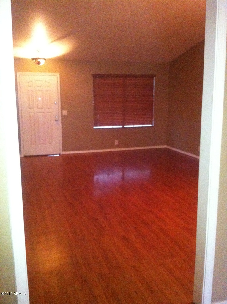 8734 West Ocotillo Road Glendale, AZ 85305 - Photo 6 of 39 living room