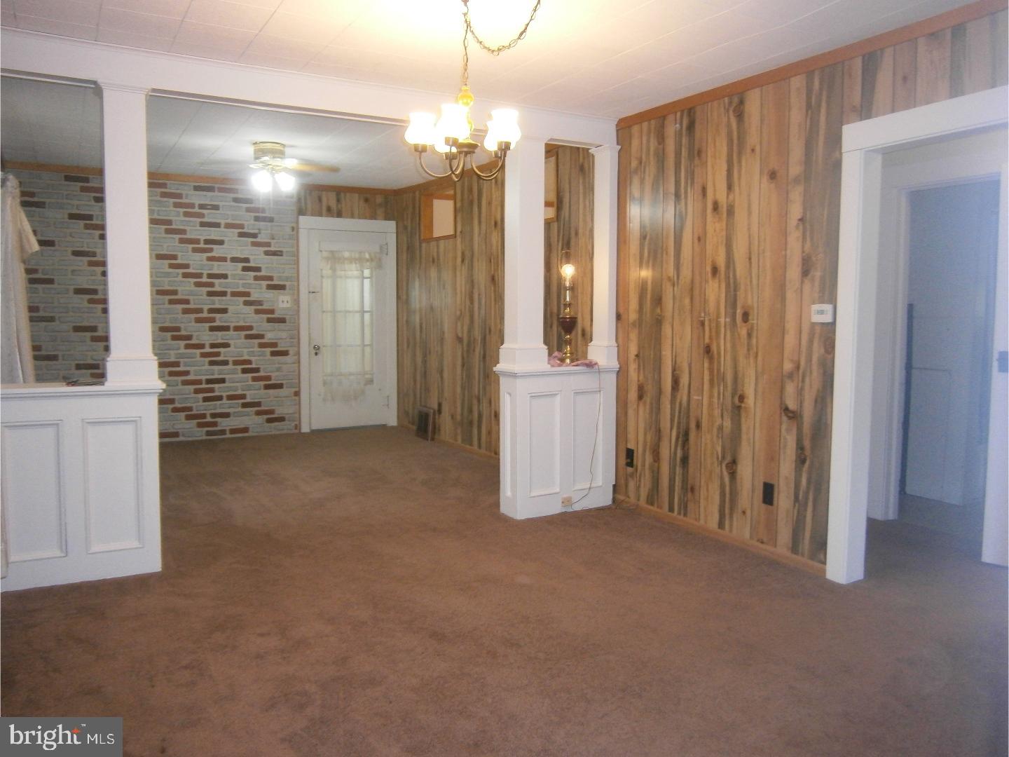 531 Fairview Road Glassboro, NJ 08028 - Photo 11 of 20 Living Room