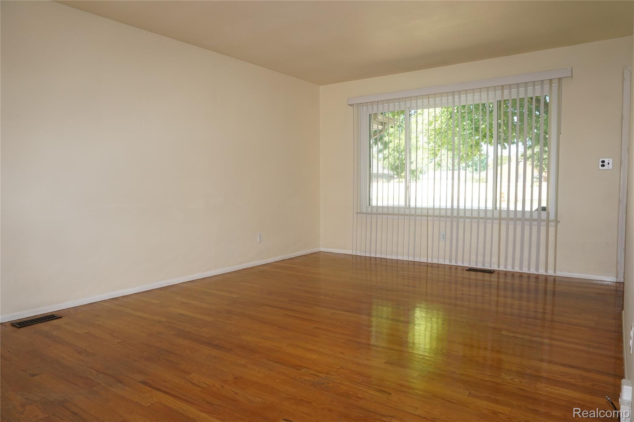 14052 Merriman Road Livonia, MI 48154 - Photo 3 of 20 DSC01792.JPG