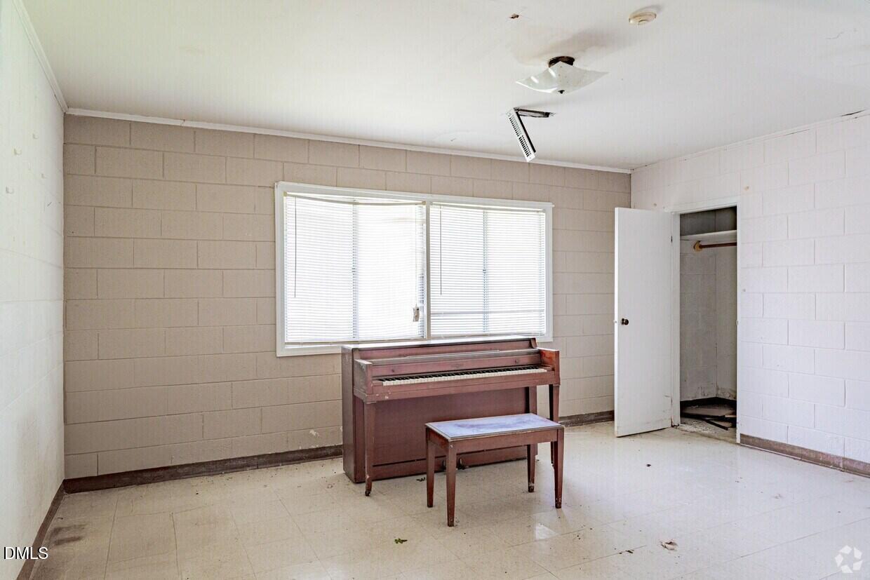 306 South Allen Road Wake Forest, NC 27587 - Photo 15 of 48 15