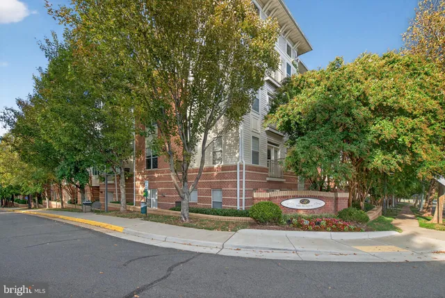 $298,000 | 9490 Virginia Center Boulevard, Unit 127, Vienna, VA 22181