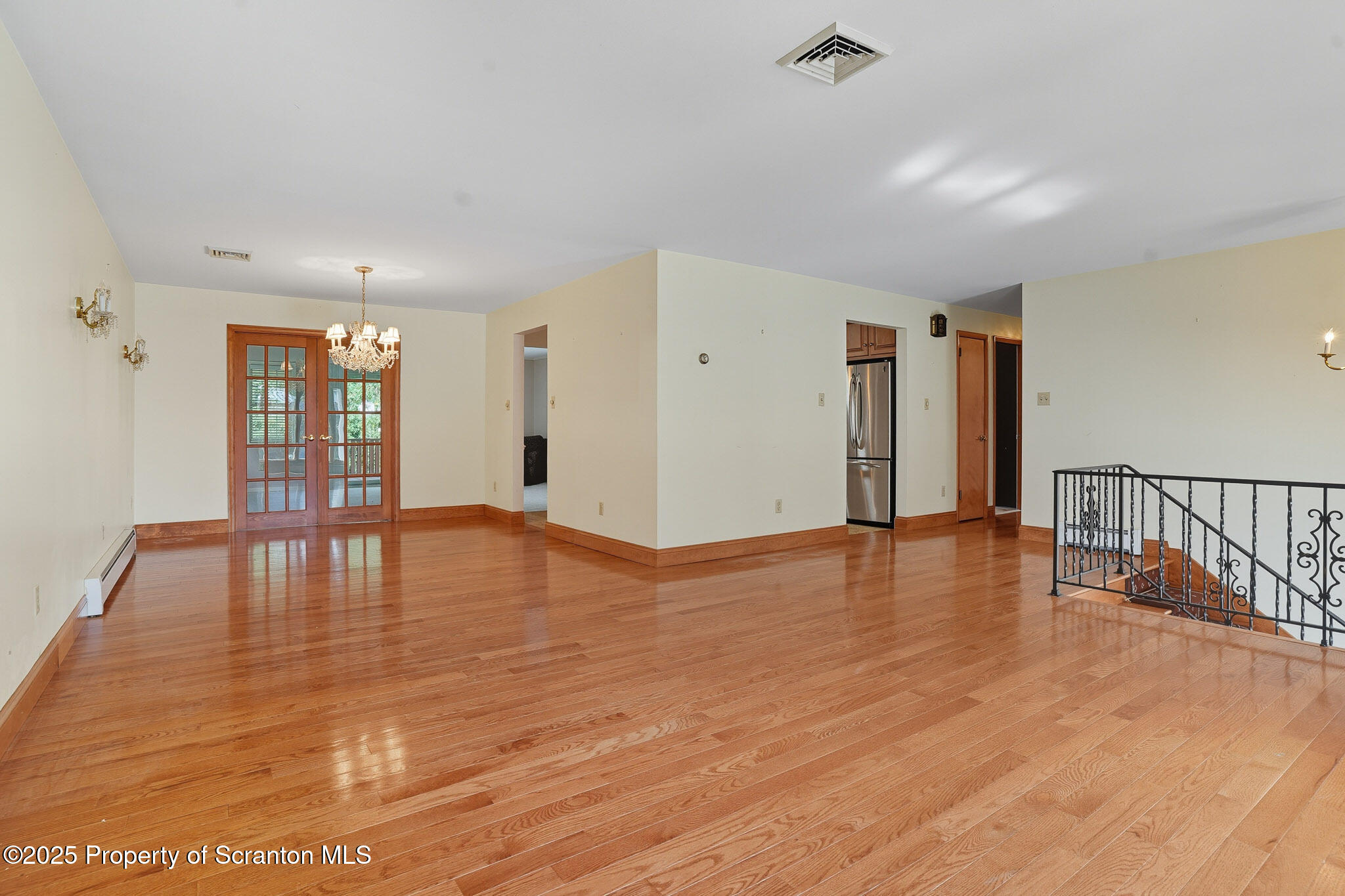 303 Drake Street Old Forge, PA 18518 - Photo 11 of 39 Living/Dining