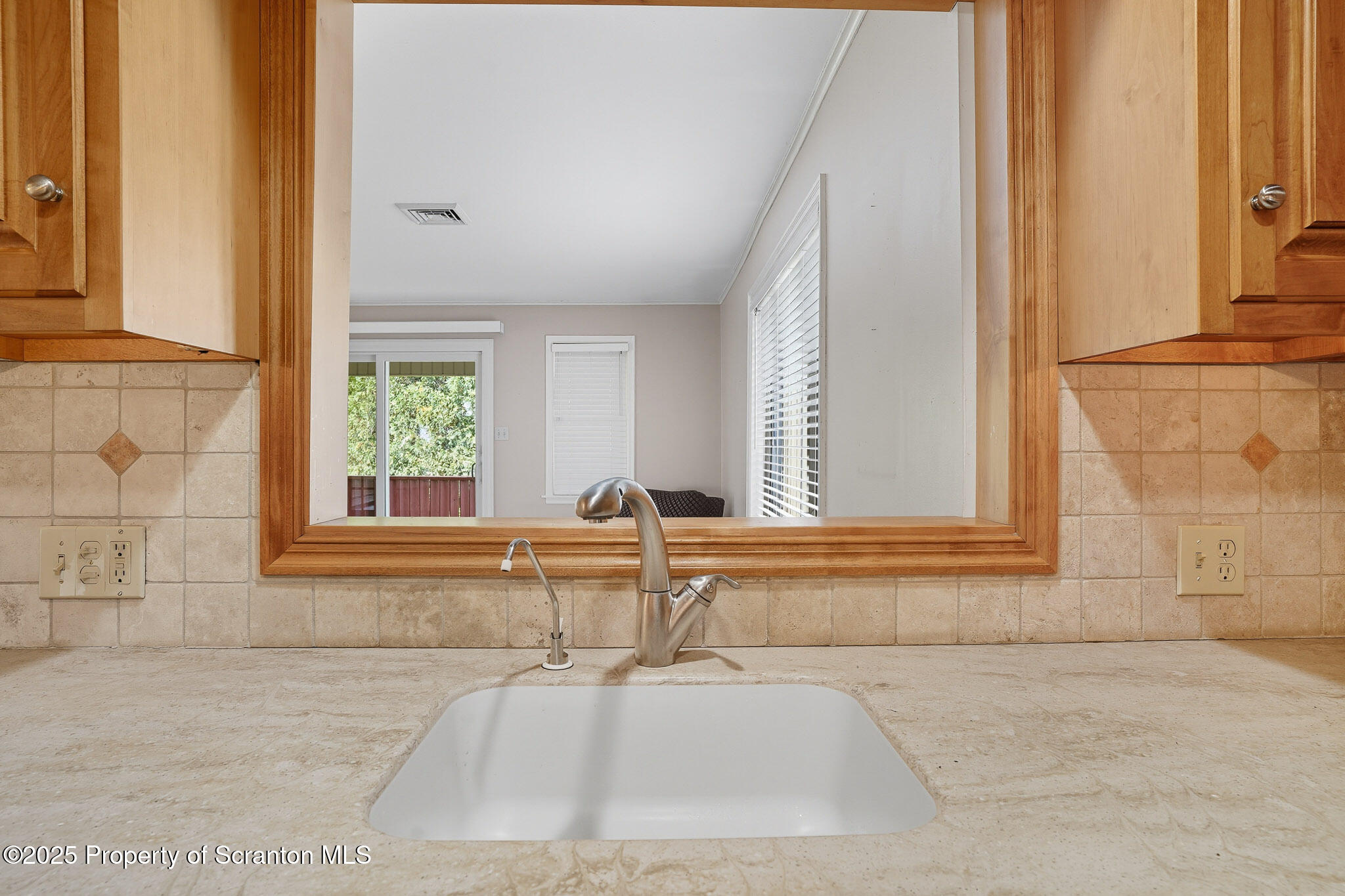 303 Drake Street Old Forge, PA 18518 - Photo 16 of 39 Kitchen