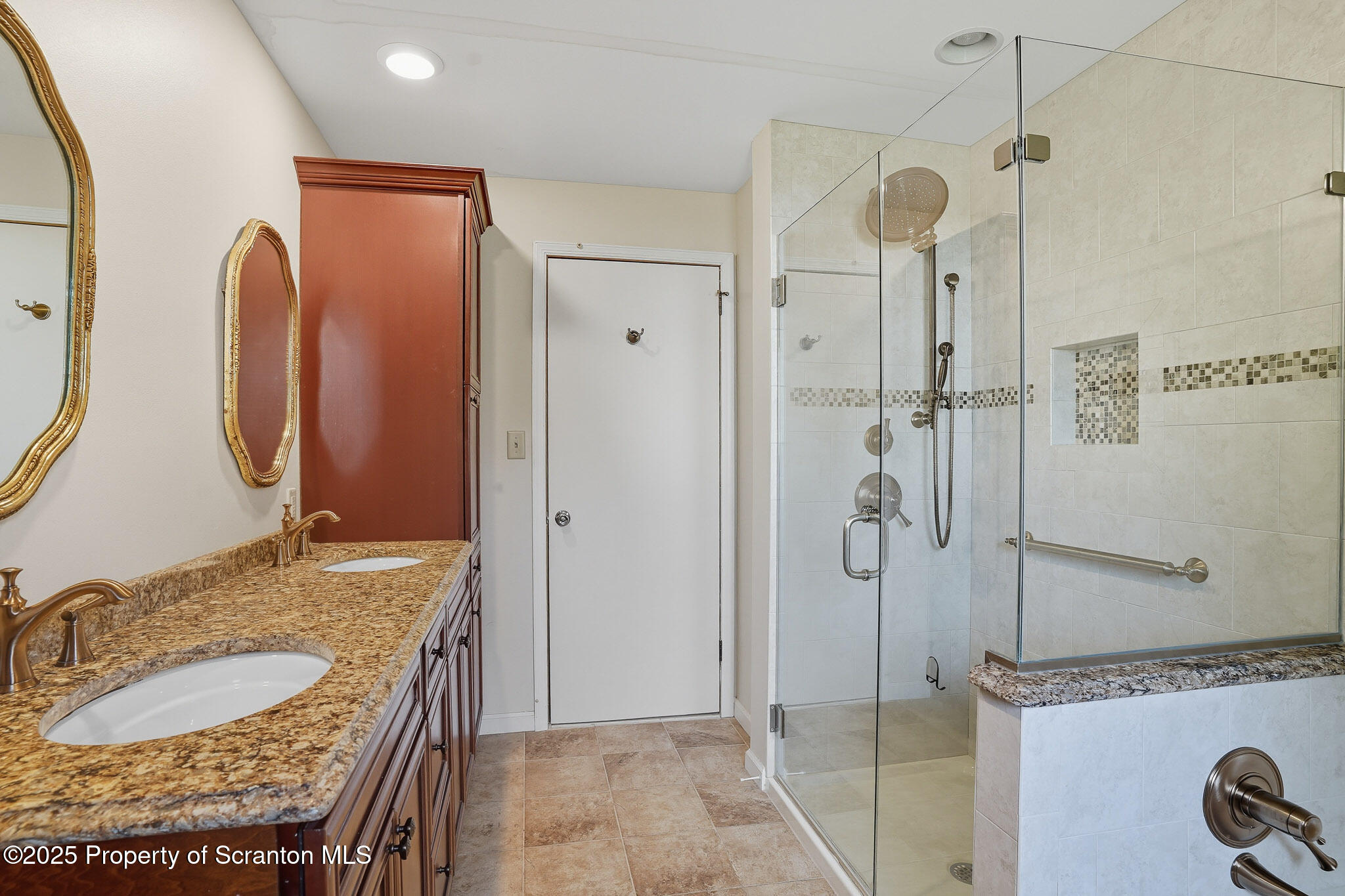 303 Drake Street Old Forge, PA 18518 - Photo 22 of 39 Full Bathroom