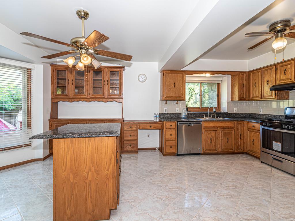 1004 Bembridge Drive Rochester Hills, MI 48307 - Photo 19 of 47