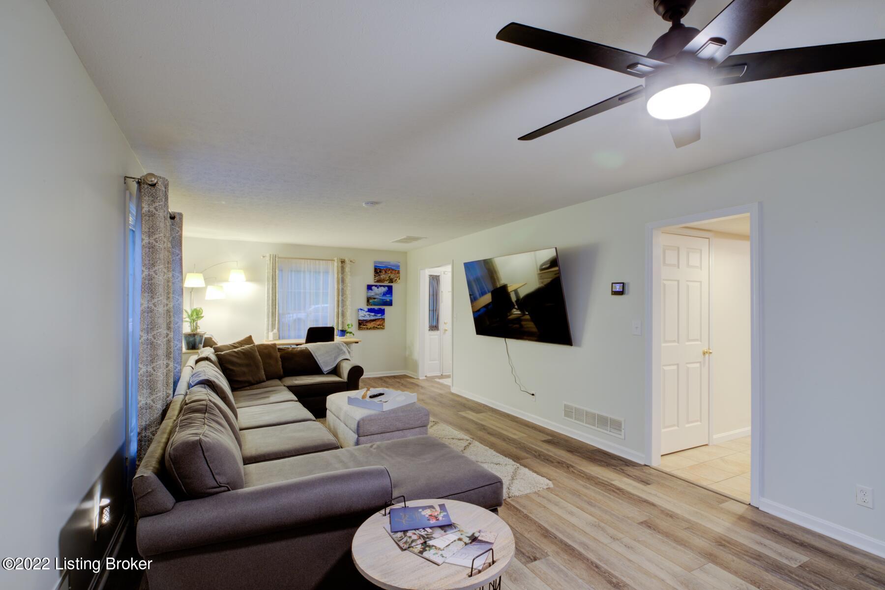 705 Creek Valley Road Louisville, KY 40243 - Photo 24 of 37 Family Room
