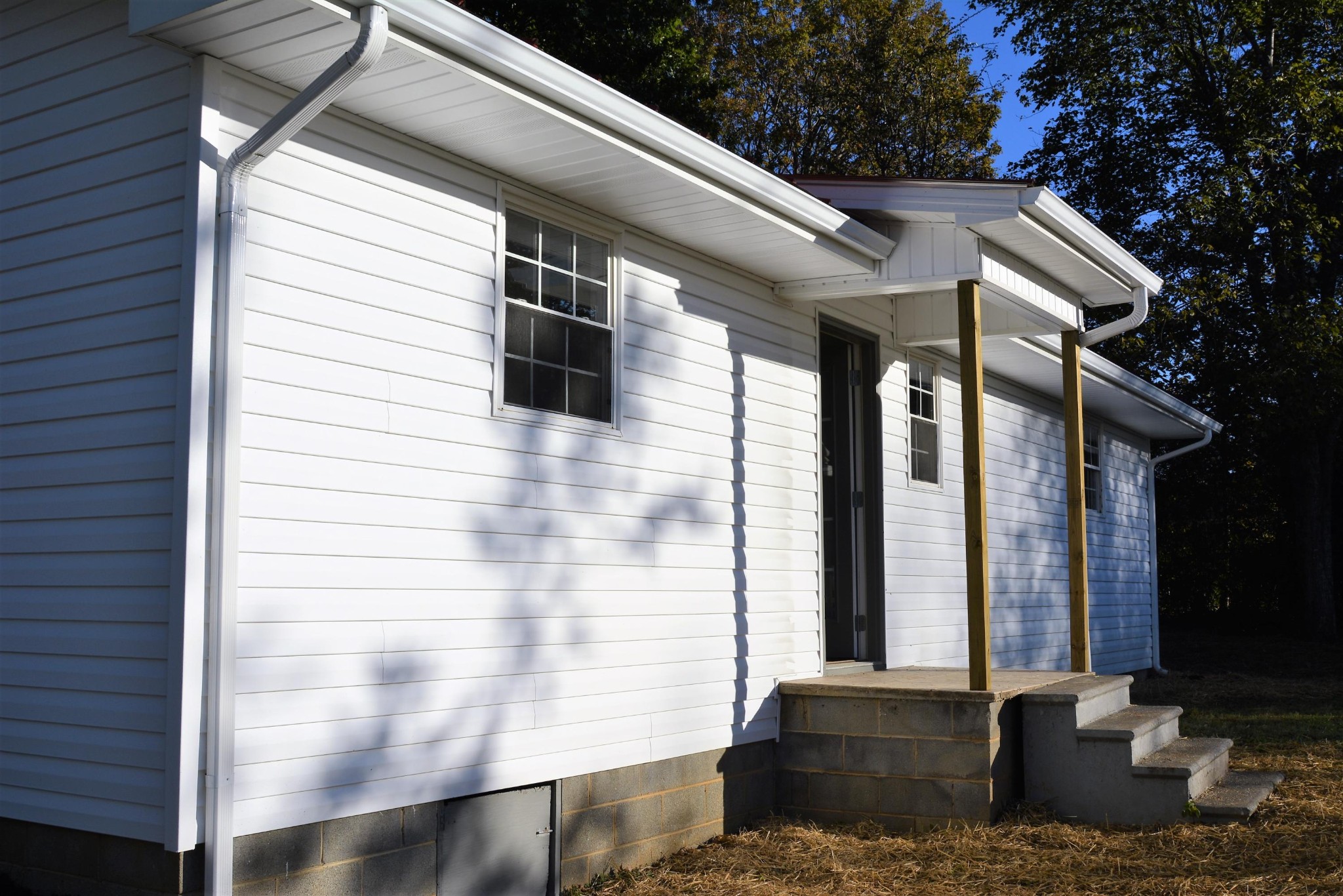 4402 Morganton Road Maryville, TN 37801 - Photo 8 of 28 a front view of a house with a yard