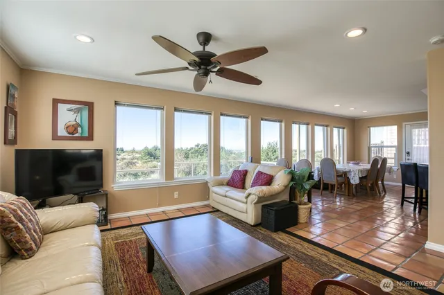 $827,000 | 27 Ocean Lane, Copalis Beach, WA 98535