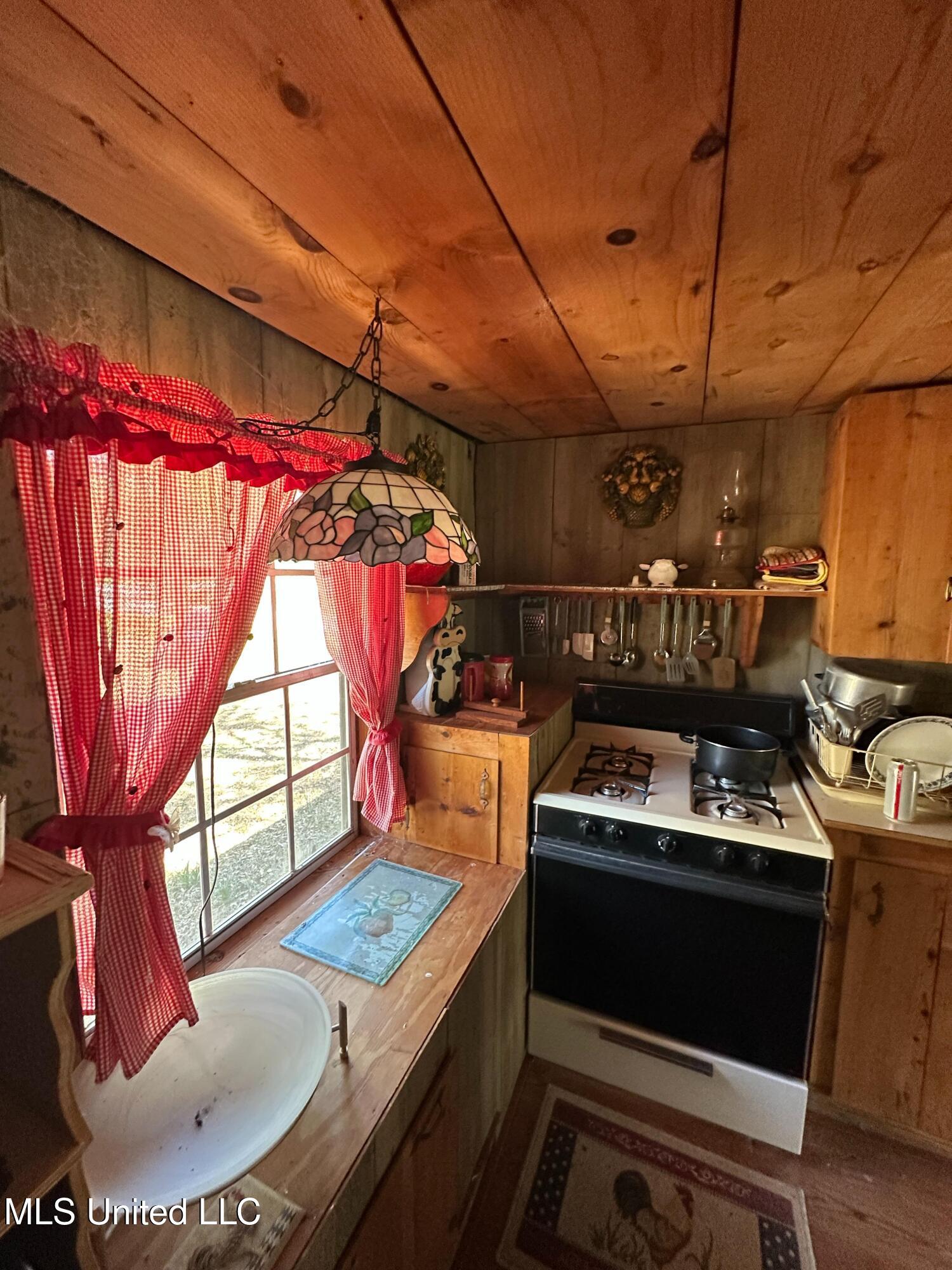 4193 Merrill Road Lucedale, MS 39452 - Photo 5 of 13 04