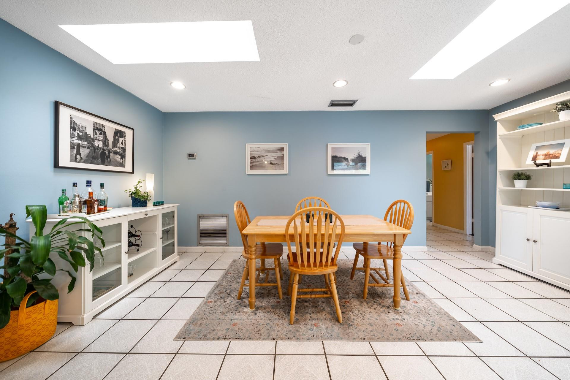 2548 Northwest 37th Street Boca Raton, FL 33434 - Photo 10 of 34 Eat in area off of kitchen
