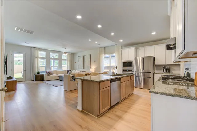 $395,000 | 12110 Fletching Stone Lane, Houston, TX 77044