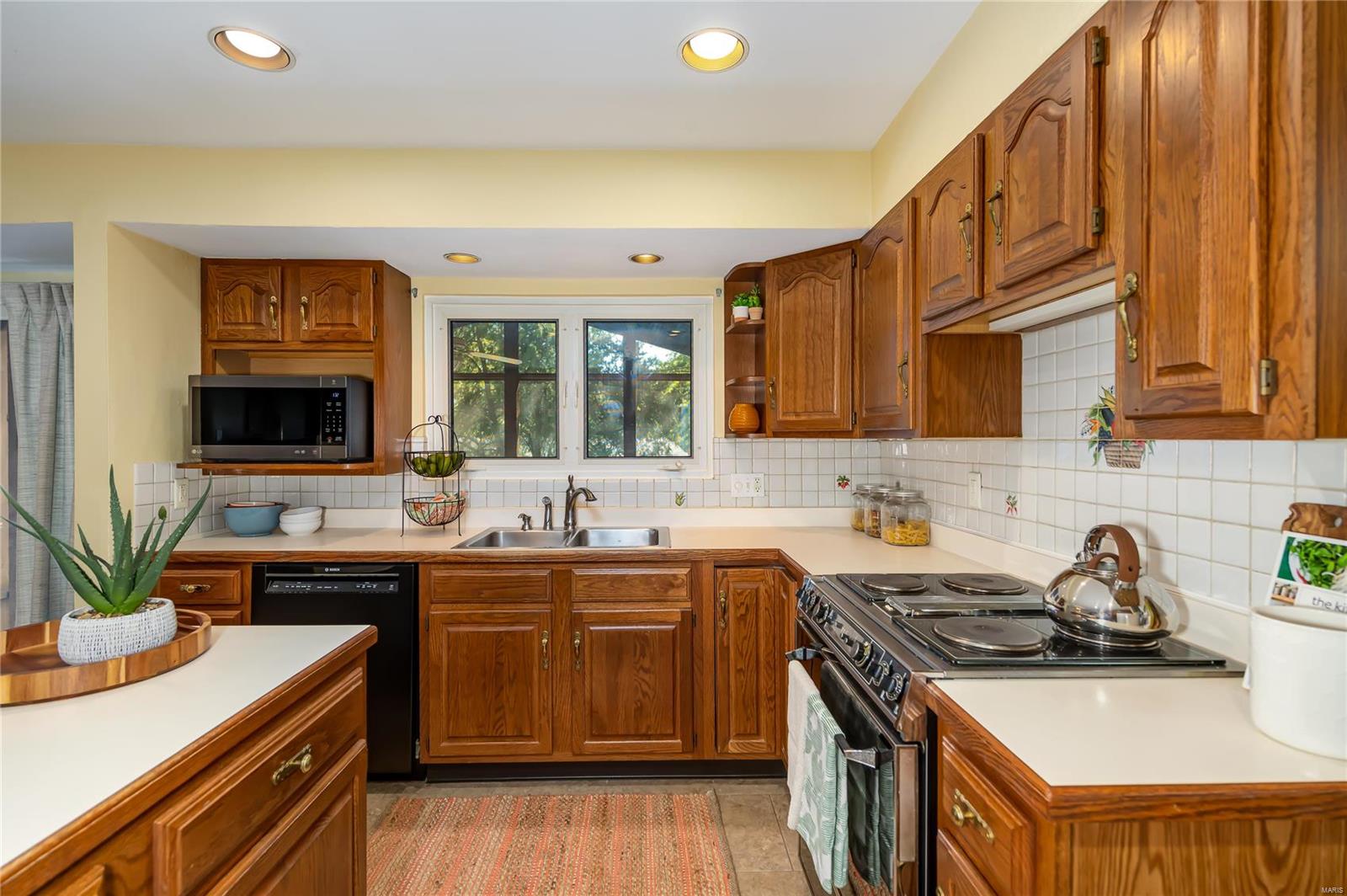9832 Ridgely Lane St. Louis, MO 63123 - Photo 16 of 39 Gallery Image 16