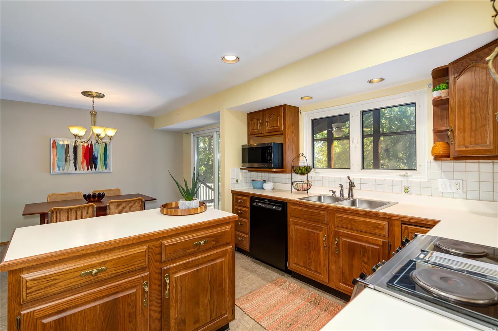 9832 Ridgely Lane St. Louis, MO 63123 - Photo 17 of 39 Gallery Image 17