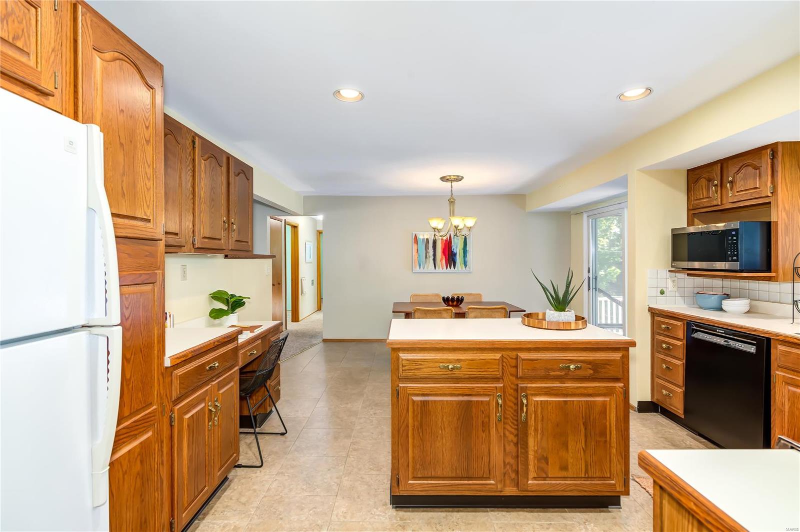 9832 Ridgely Lane St. Louis, MO 63123 - Photo 18 of 39 Gallery Image 18