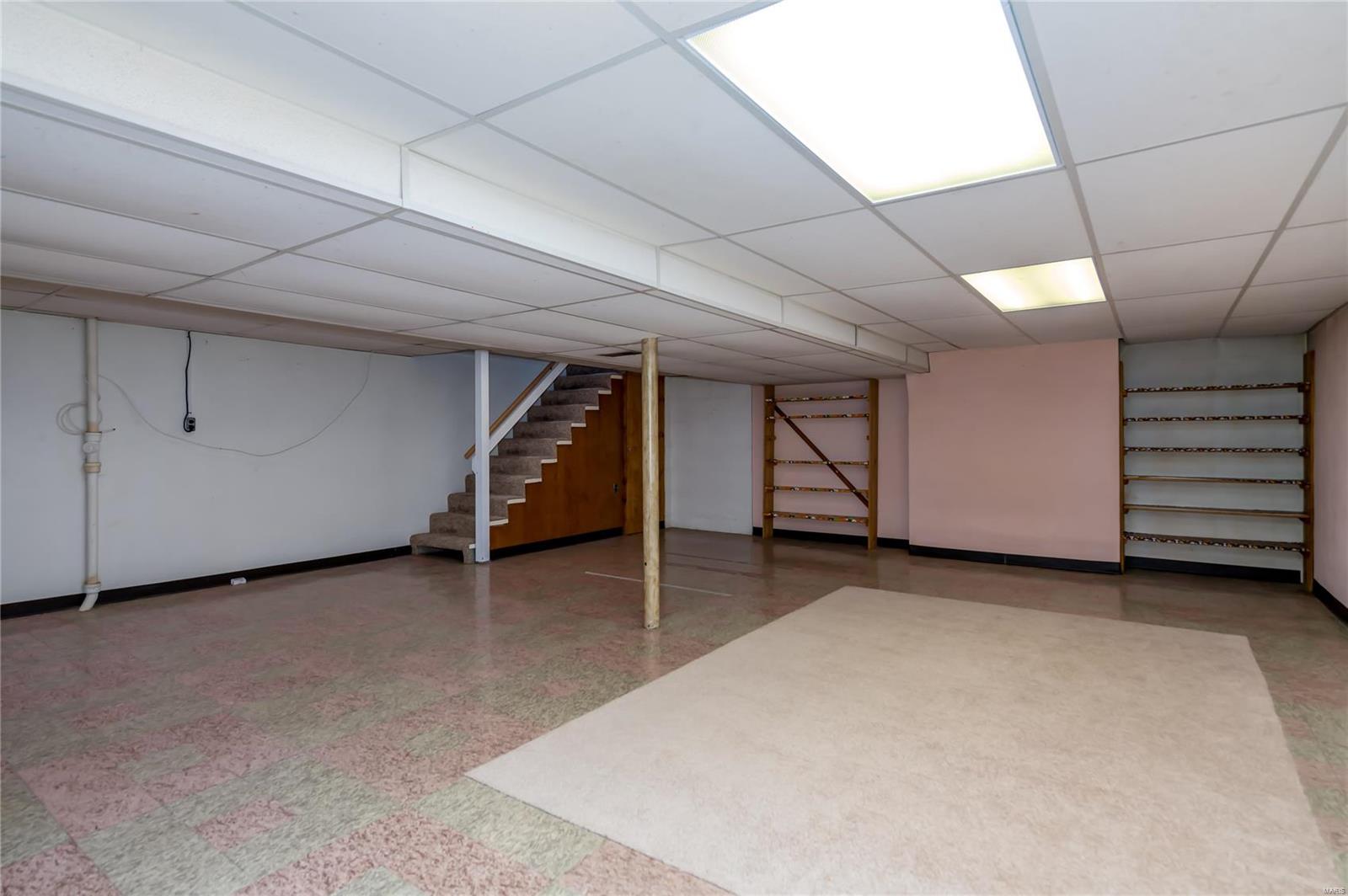 9832 Ridgely Lane St. Louis, MO 63123 - Photo 28 of 39 Gallery Image 28