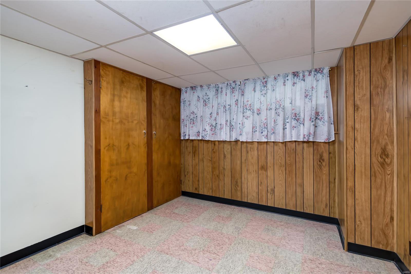 9832 Ridgely Lane St. Louis, MO 63123 - Photo 29 of 39 Gallery Image 29