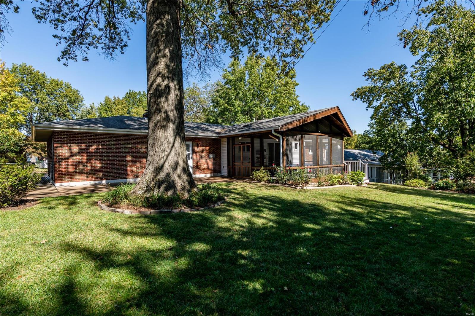 9832 Ridgely Lane St. Louis, MO 63123 - Photo 30 of 39 Gallery Image 30