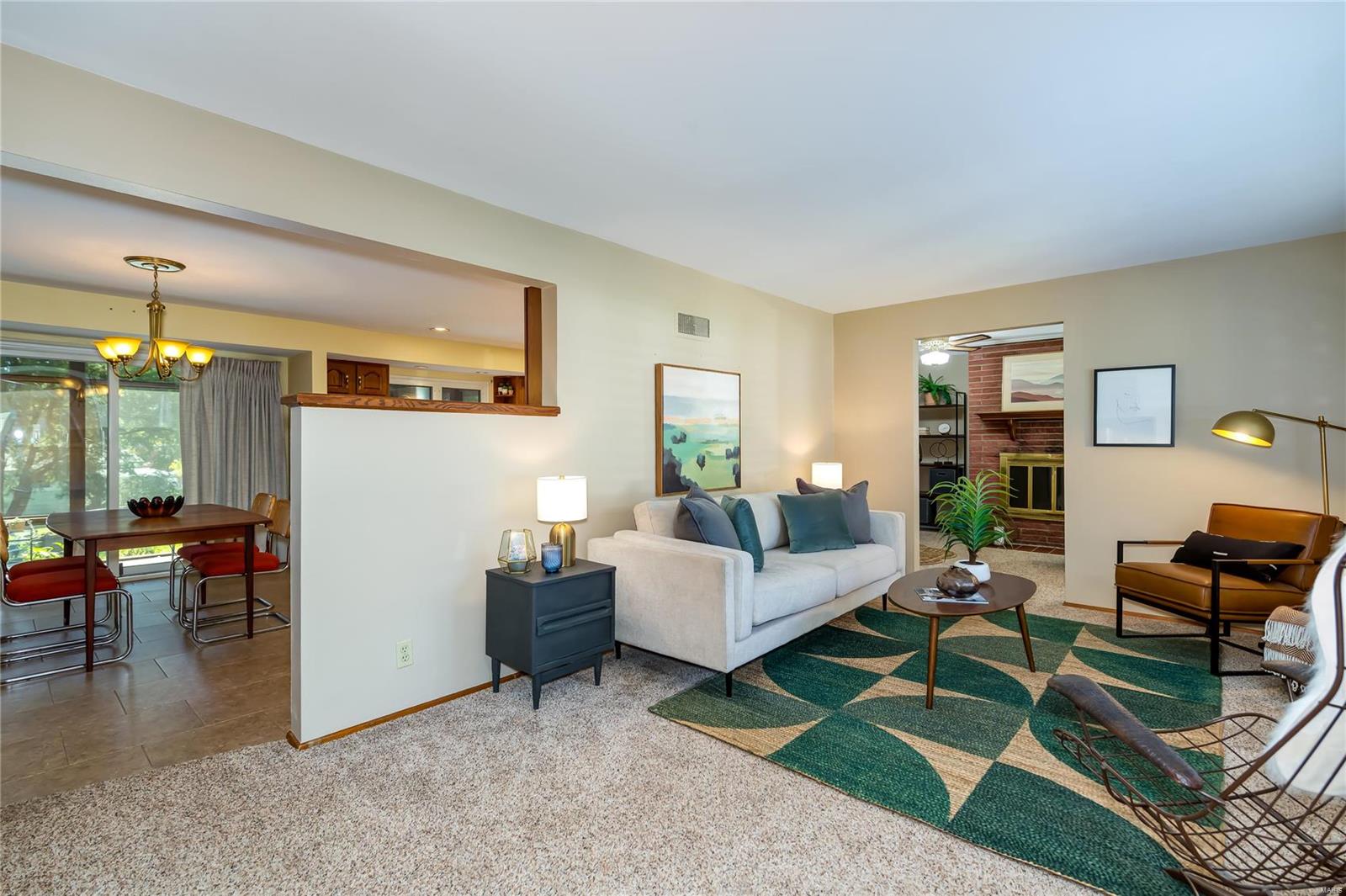 9832 Ridgely Lane St. Louis, MO 63123 - Photo 5 of 39 Gallery Image 5