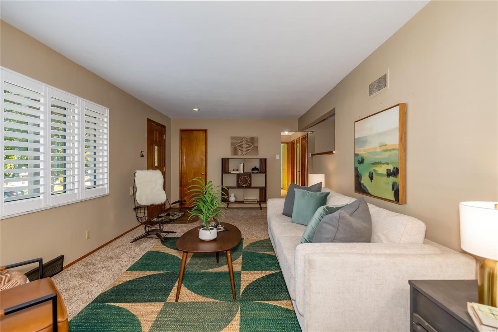 9832 Ridgely Lane St. Louis, MO 63123 - Photo 8 of 39 Gallery Image 8
