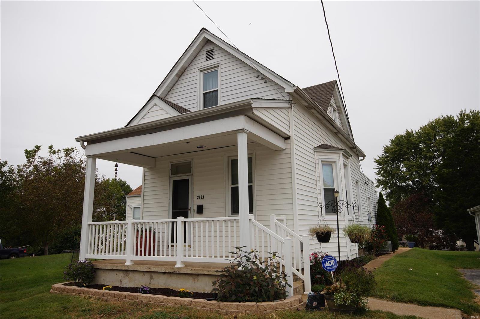 3683 Weber Road St. Louis, MO 63125 - Photo 1 of 28 Gallery Image 1
