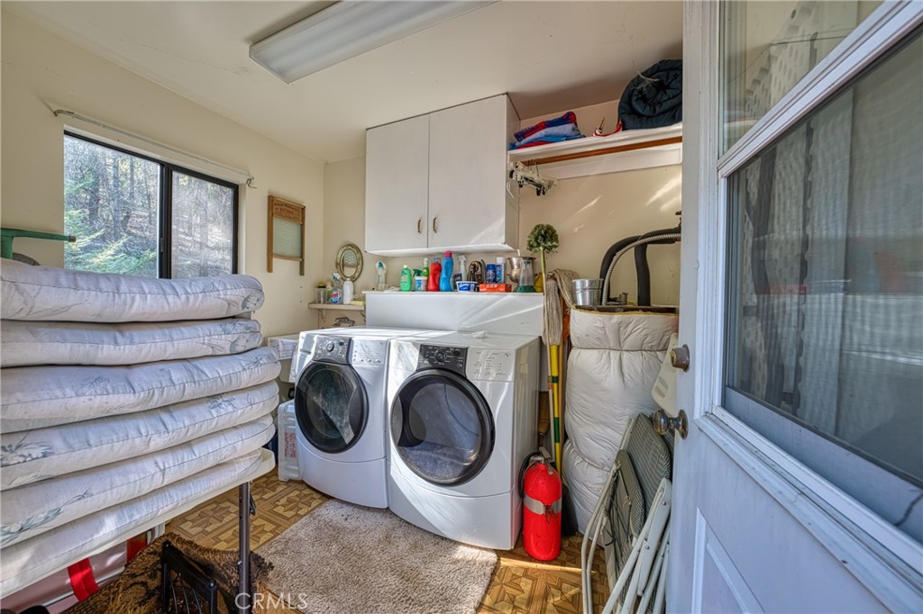 15885 Bottle Rock Road Middletown, CA 95461 - Photo 34 of 38 a utility room with dryer and washer