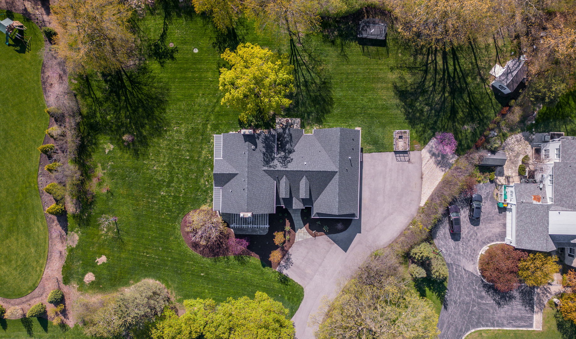 2120 Middlefork Road Northfield, IL 60093 - Photo 40 of 44 an aerial view of a house having yard