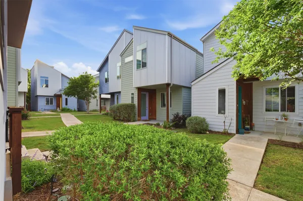 $2,400 | 801 North Bluff Drive, Unit 59, Austin, TX 78745