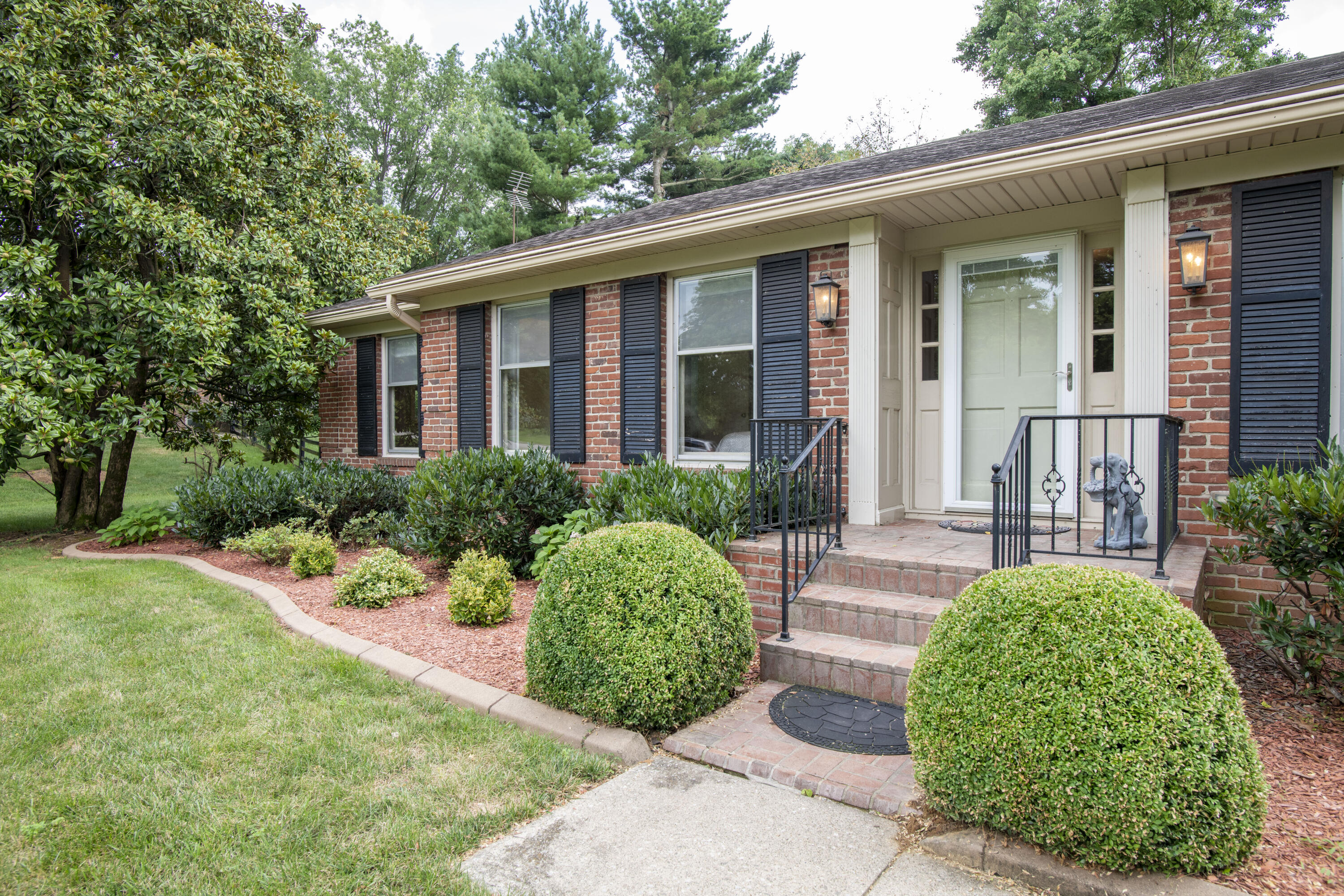 1692 Bahama Road Lexington, KY 40509 - Photo 20 of 71 Bahama__75