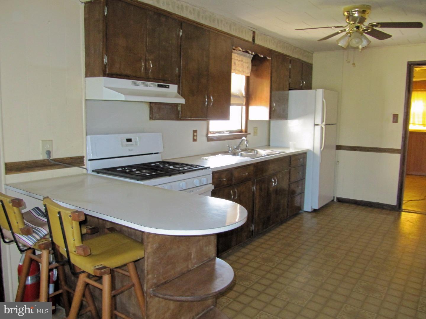 316 Vinemont Road Reinholds, PA 17569 - Photo 7 of 9 Kitchen