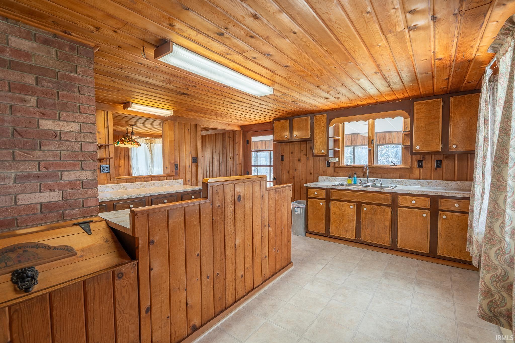 75 West Old Trail Somerset, IN 46940 - Photo 8 of 32