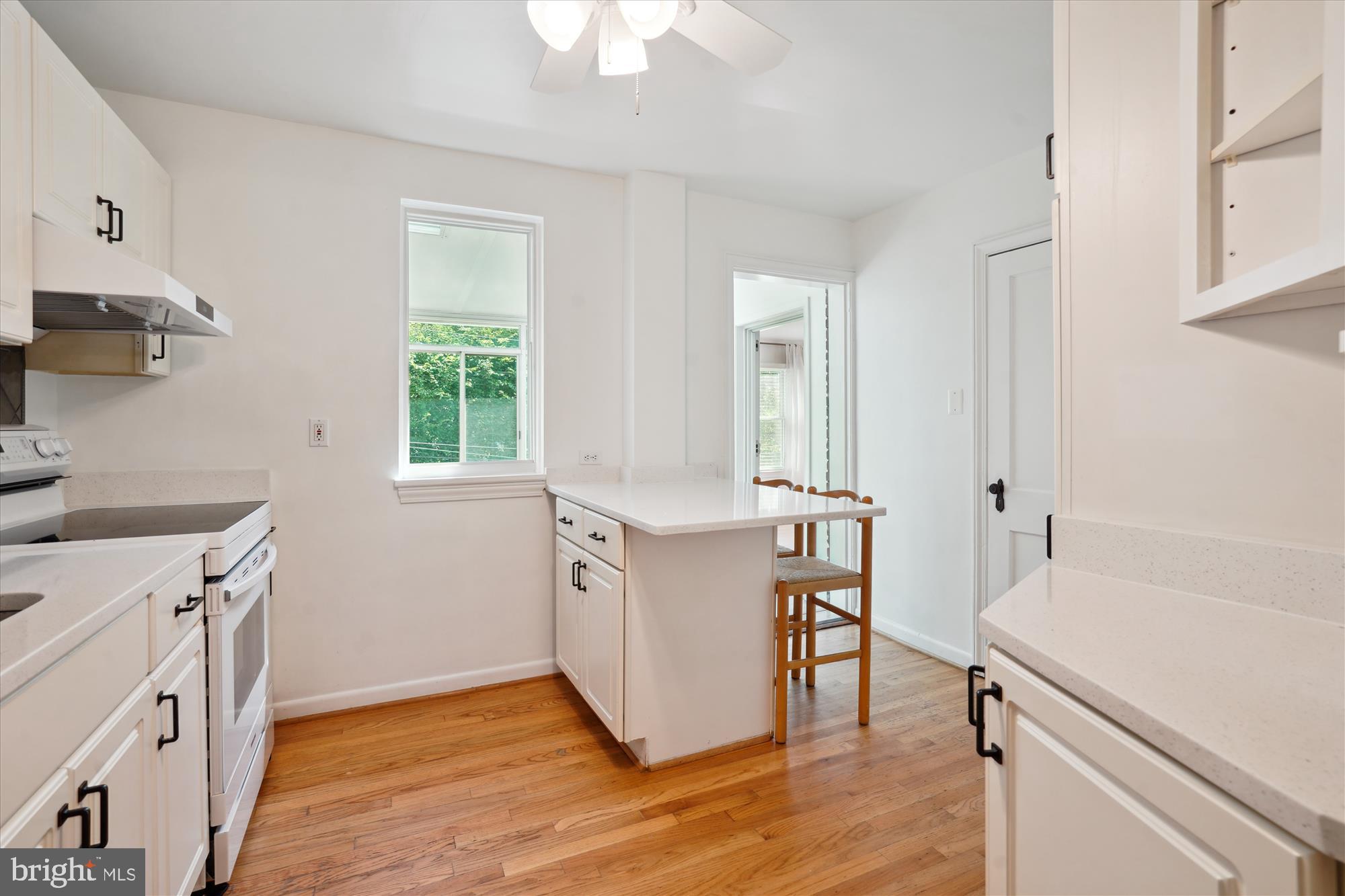 2505 North Powhatan Street Arlington, VA 22207 - Photo 13 of 40 Kitchen
