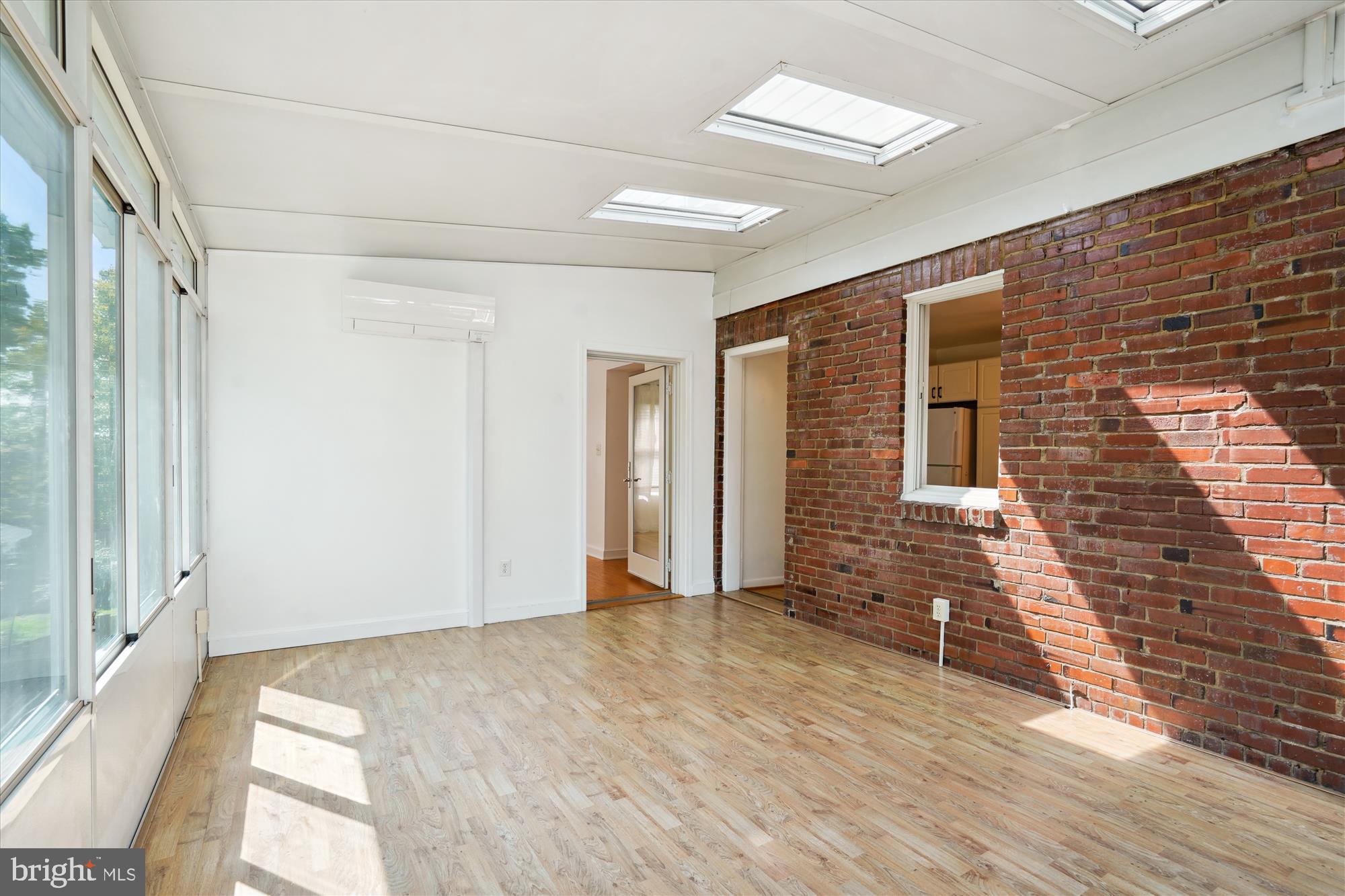 2505 North Powhatan Street Arlington, VA 22207 - Photo 16 of 40 Sun Room