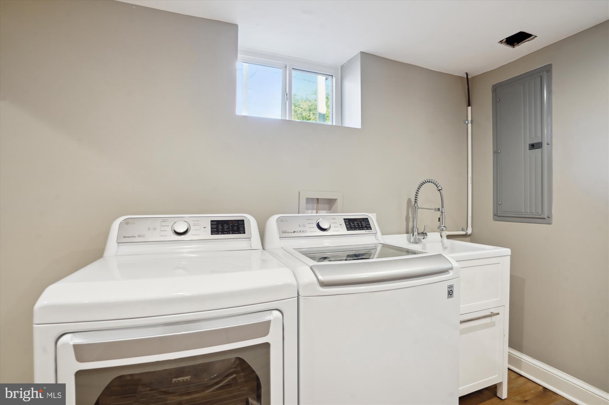 2505 North Powhatan Street Arlington, VA 22207 - Photo 31 of 40 Laundry