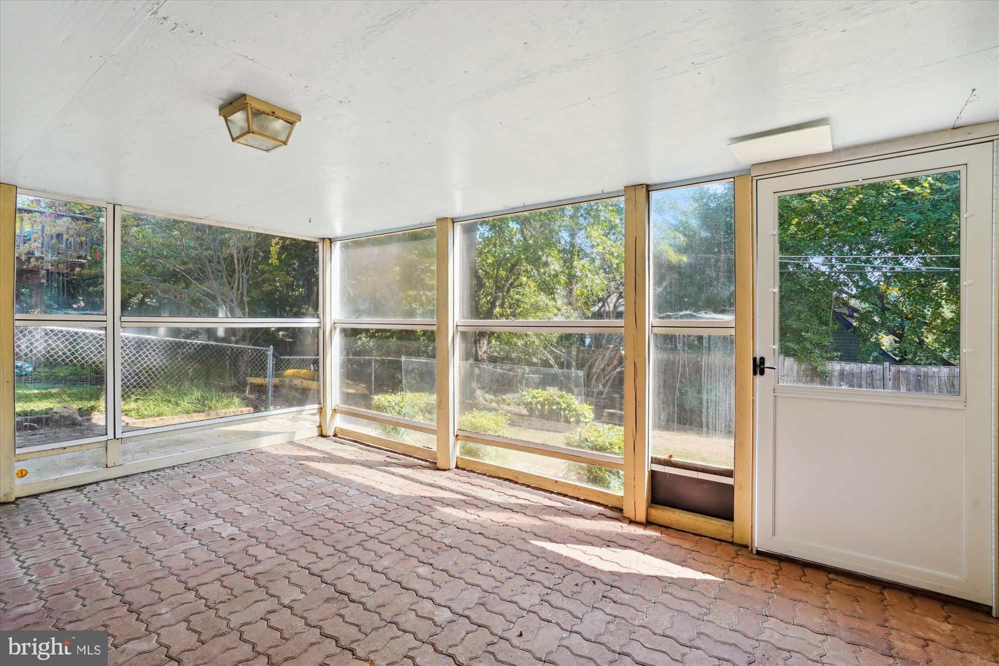 2505 North Powhatan Street Arlington, VA 22207 - Photo 33 of 40 Patio