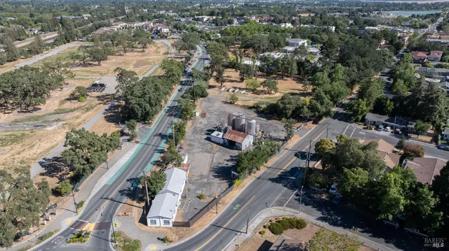 $2,499,000 | 9600 Windsor Road, Windsor, CA 95492