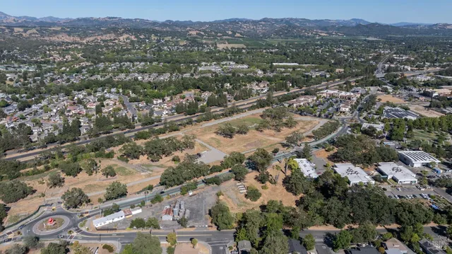 $2,499,000 | 9600 Windsor Road, Windsor, CA 95492