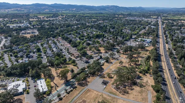 $2,499,000 | 9600 Windsor Road, Windsor, CA 95492