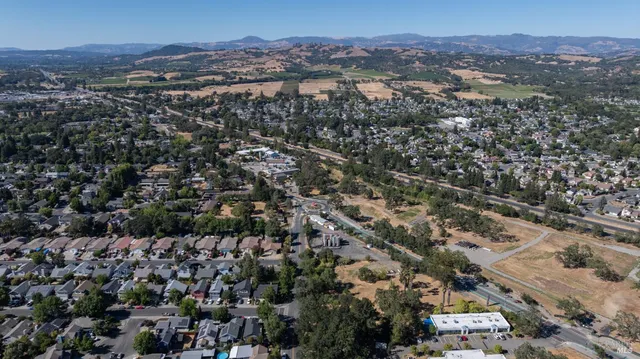 $2,499,000 | 9600 Windsor Road, Windsor, CA 95492